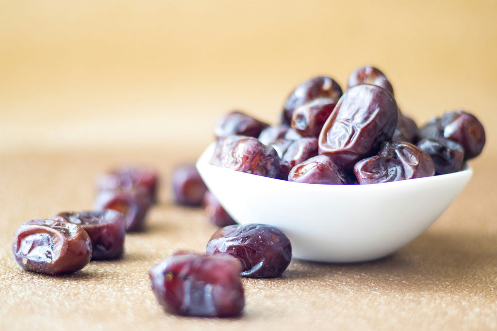 Encouraging Healthy Eating Habits: Why Kids Should Give Dates a Try