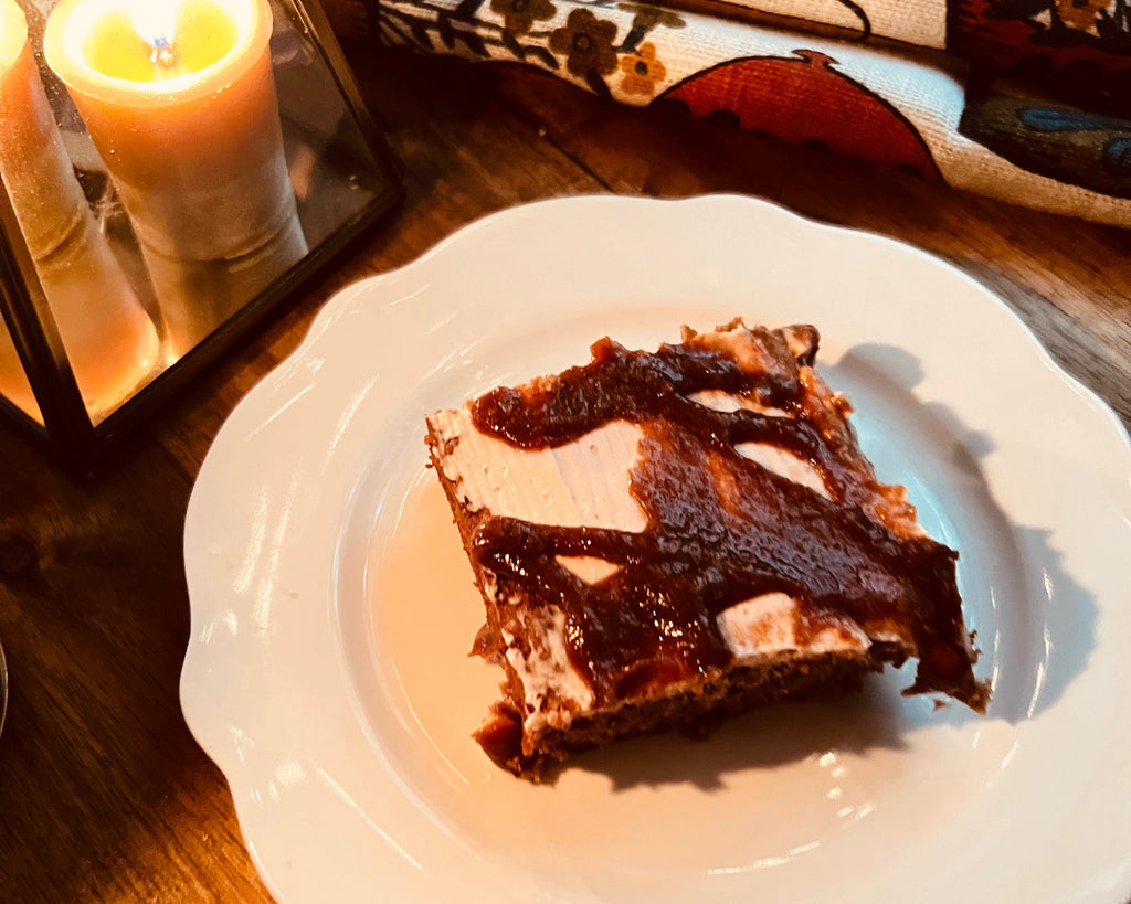 salted caramel banana cake cream cheese frosting date caramel sauce date syrup gluten free healthy cake recipe